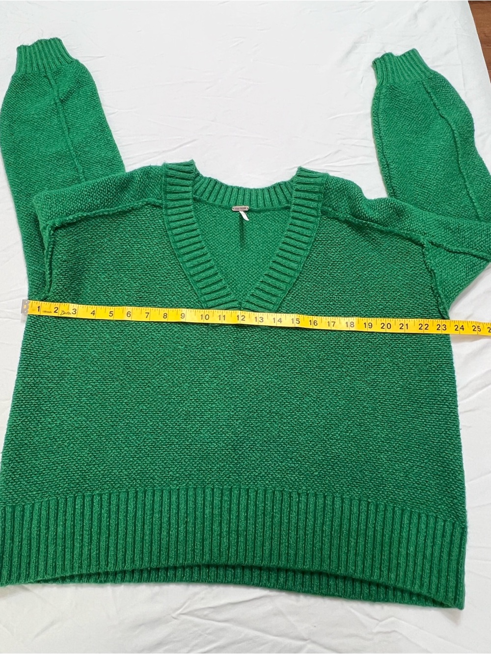 Free People Emerald Kelly Green Chunky Knit V-Neck Oversized Sweater L - Picture 3 of 8